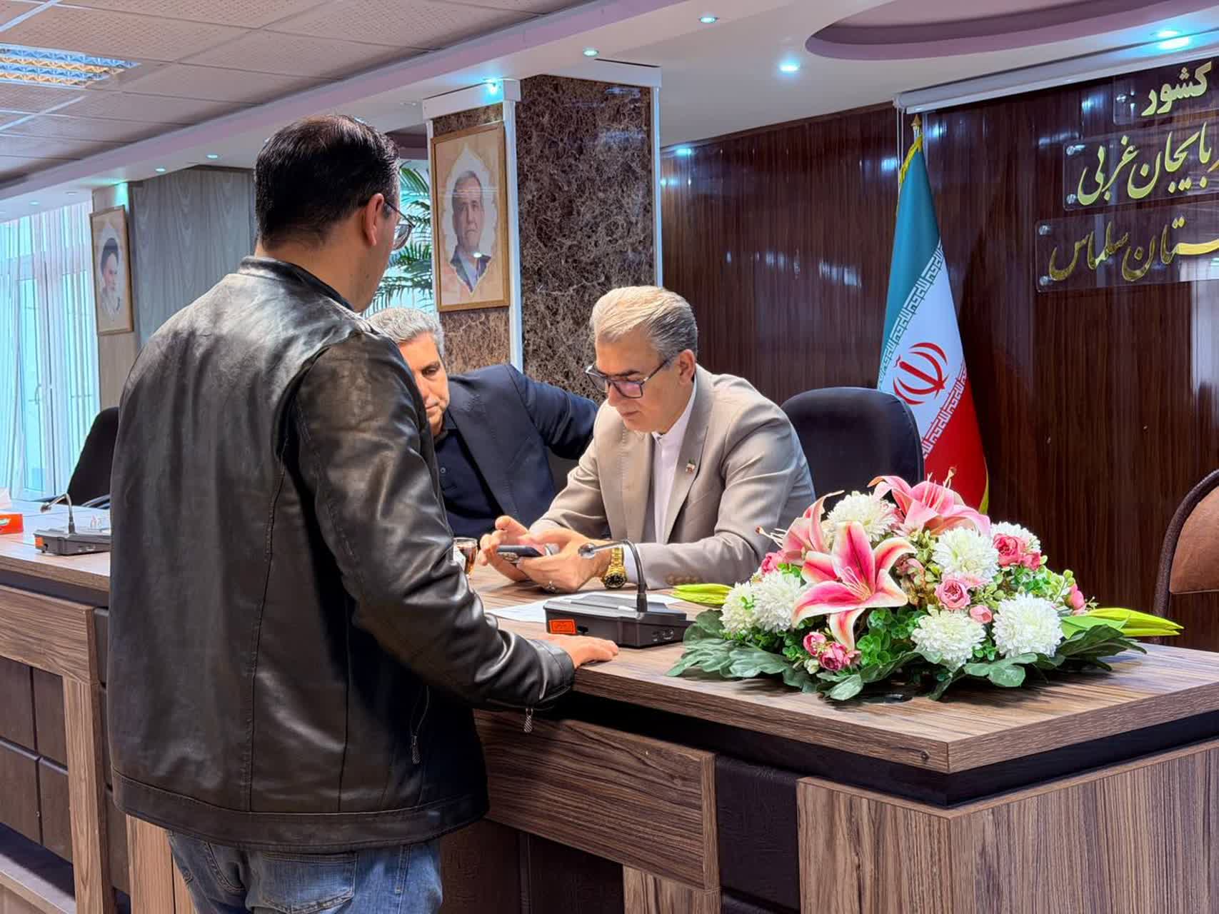 🇮🇷چهل و هفتمین فجر پیروزی🇮🇷  برگزاری ملاقات مردمی فرماندار سلماس و رؤسای ادارات شهرستان در ایام دهه فجر