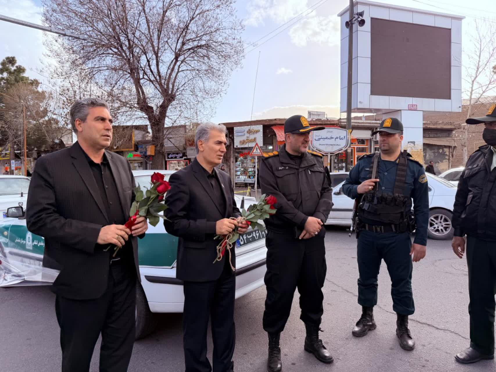 فرماندار و شهردار سلماس از نیروهای مسلح و امدادی تجلیل کردند