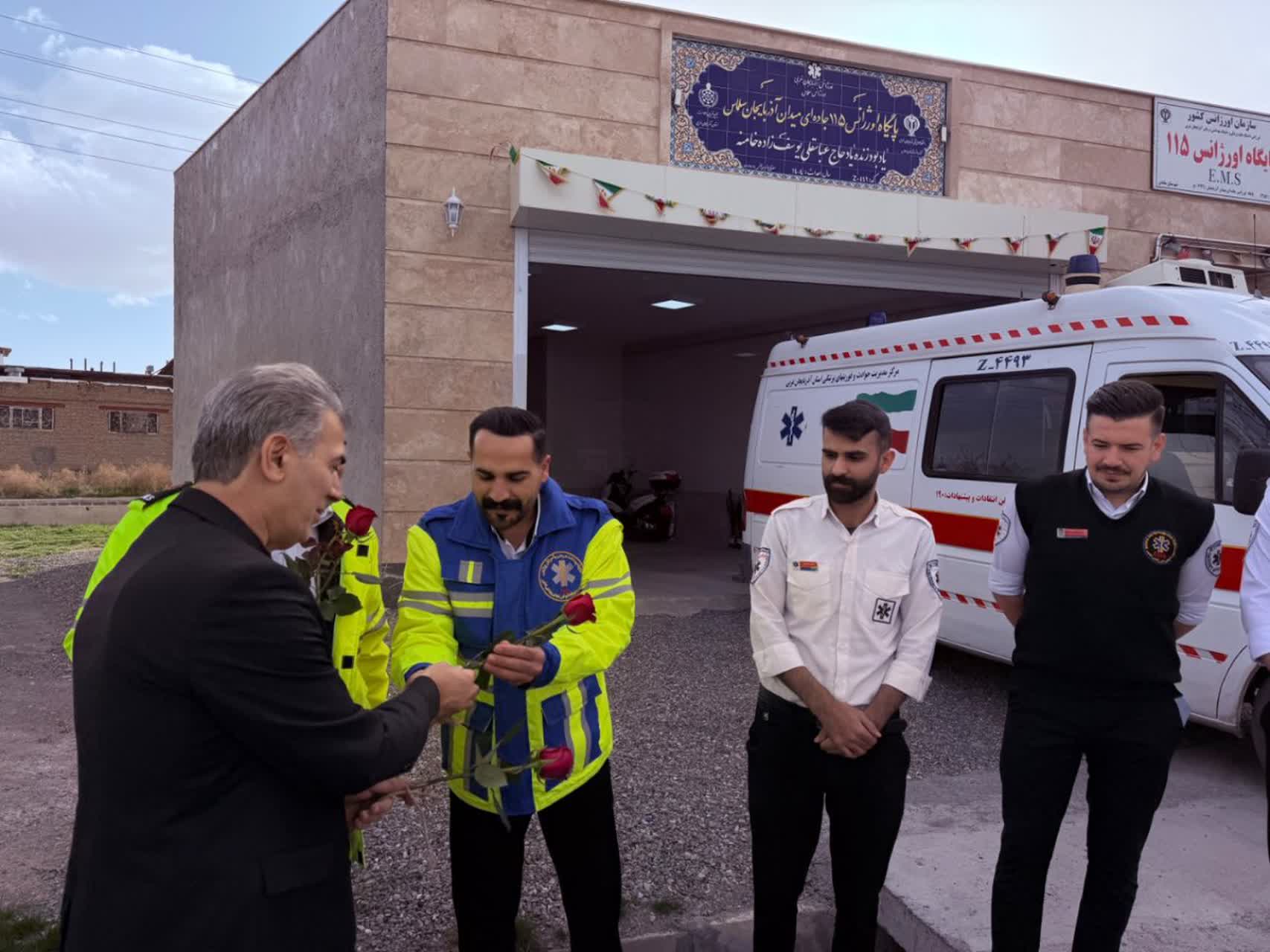 فرماندار و شهردار سلماس از نیروهای مسلح و امدادی تجلیل کردند