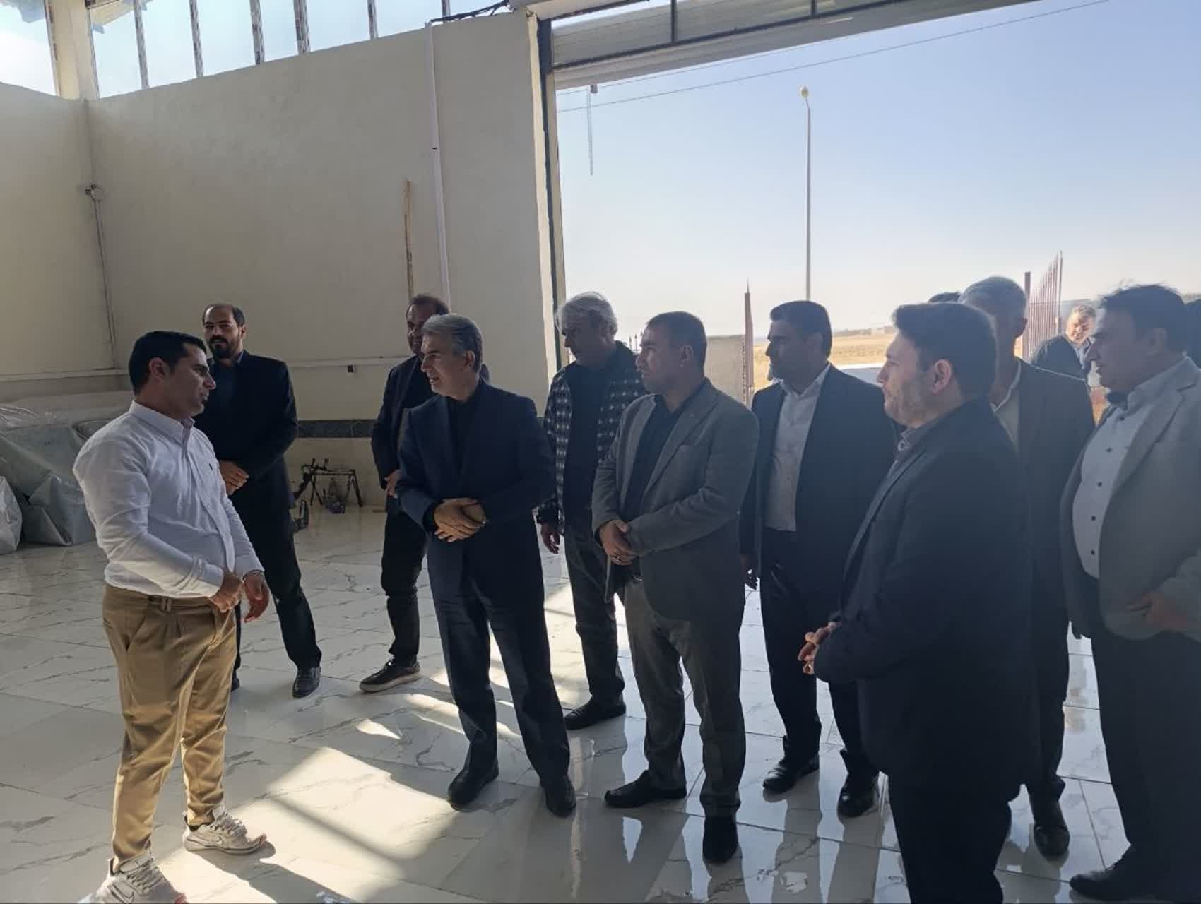 بازدید فرماندار سلماس از دو واحد تولیدی