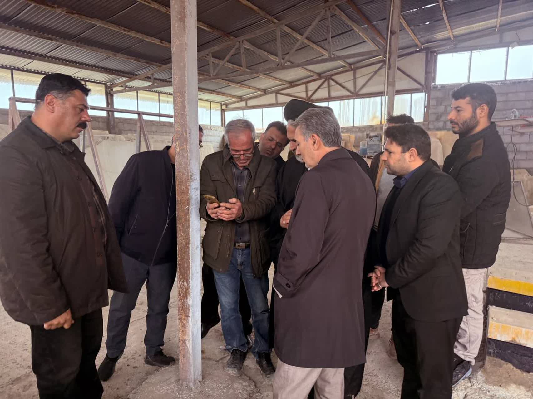 #حمایت_از_تولید بازدید فرماندار سلماس به همراه امام جمعه و اعضای کارگروه رفع موانع تولید از معدن سنگ مرمر روستای آجواج انجام شد