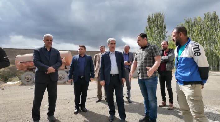 بازدید فرماندار و نماینده از کارخانه تولید محصولات بتنی