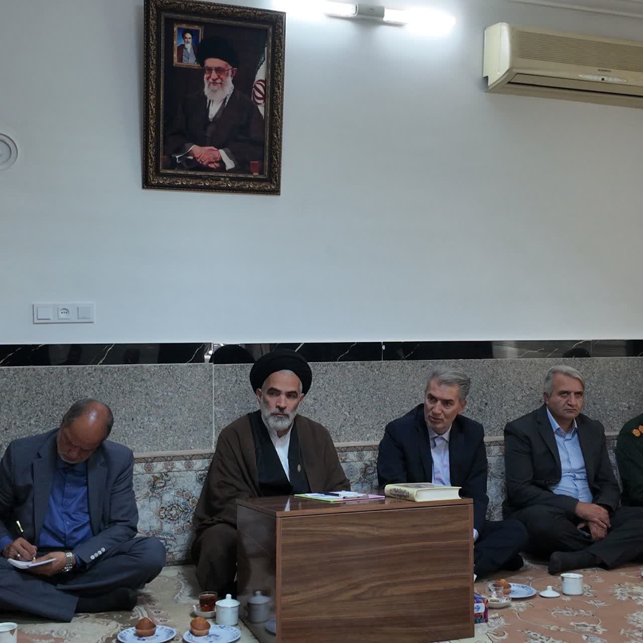 جلسه شورای فرهنگ عمومی شهرستان سلماس در سال 1404، شنبه 29 شهریور با حضور حجتالاسلام والمسلمین امام جمعه محترم، دکتر رضازاده نماینده مردم سلماس در مجلس شورای اسلامی، علی علائی فرماندار شهرستان و جمعی