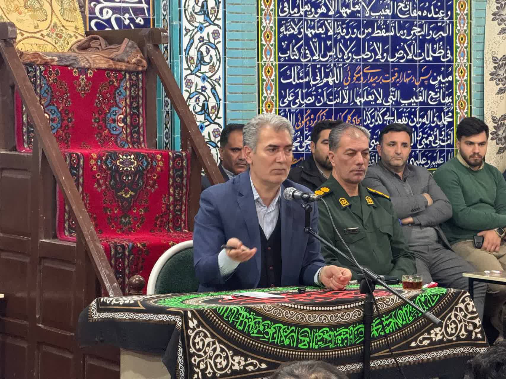 برگزاری میز خدمت جهادی در سلماس با حضور فرماندار و پاسخگویی مستقیم به مطالبات مردمی