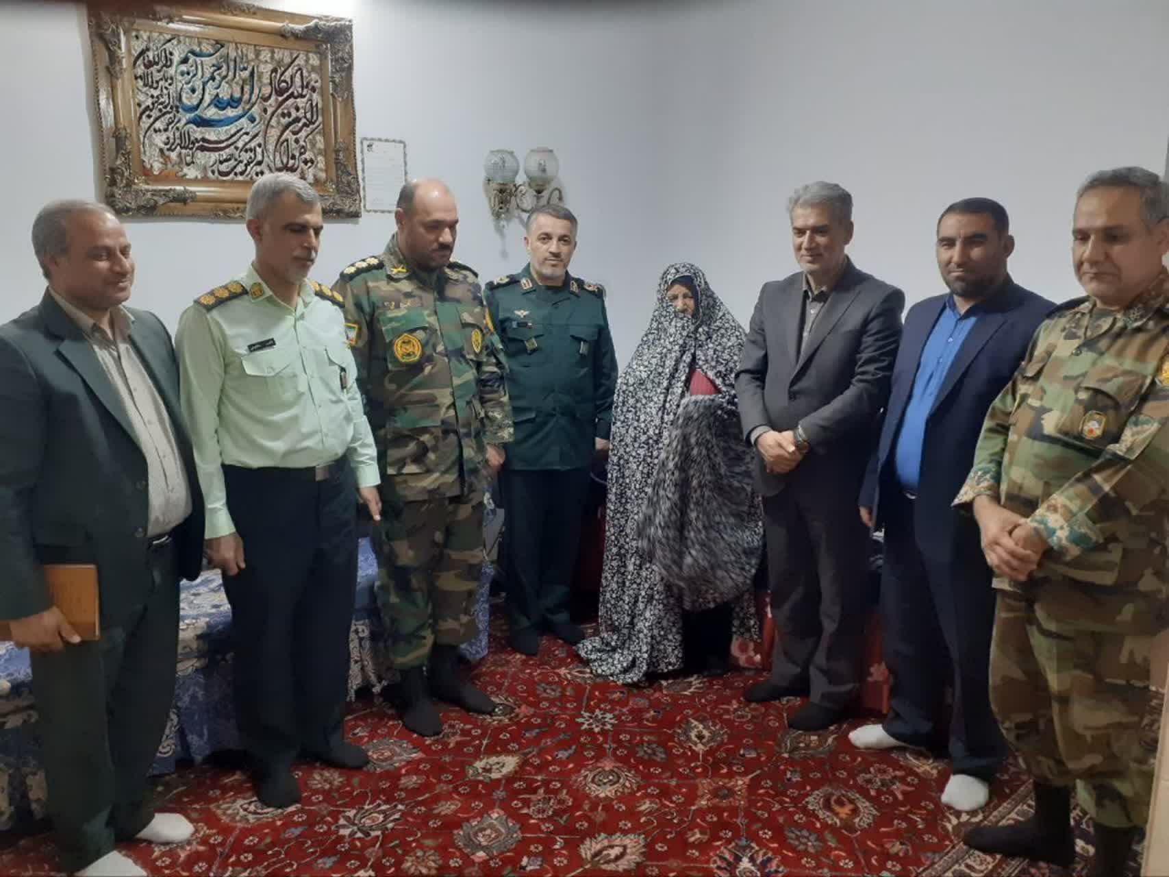 تجلیل از خانوادههای معظم شهدا با حضور مسئولان شهرستان سلماس