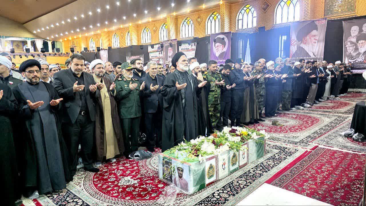 🏴مراسم تشییع پیکر سرباز رشید ارتش اسلام ، شهید والامقام  یعقوب صمدی اهل شهرستان #سلماس و روستای #هفتوان باحضور مثال زدنی مسئولین و مردم شهیدپرور سلماس