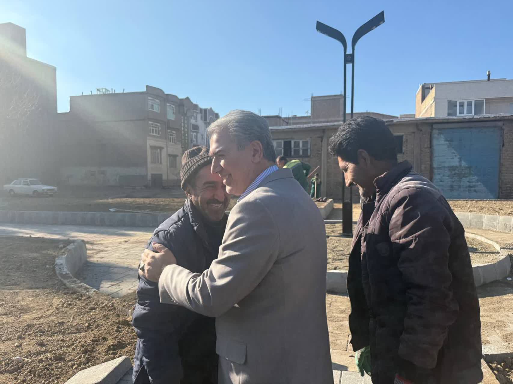 بازدید فرماندار شهرستان،نماینده، شهردار و اعضای شورای اسلامی شهر از فضای سبز جدید بلوار امام رضا(ع)