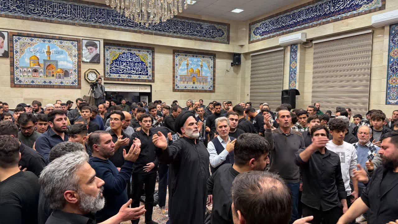 مراسم عزاداری مردم ولایتمدار شهرستان سلماس بهمناسبت ایام شهادت حضرت زینب کبری (س) با حضور گسترده اقشار مختلف مردم برگزار شد.