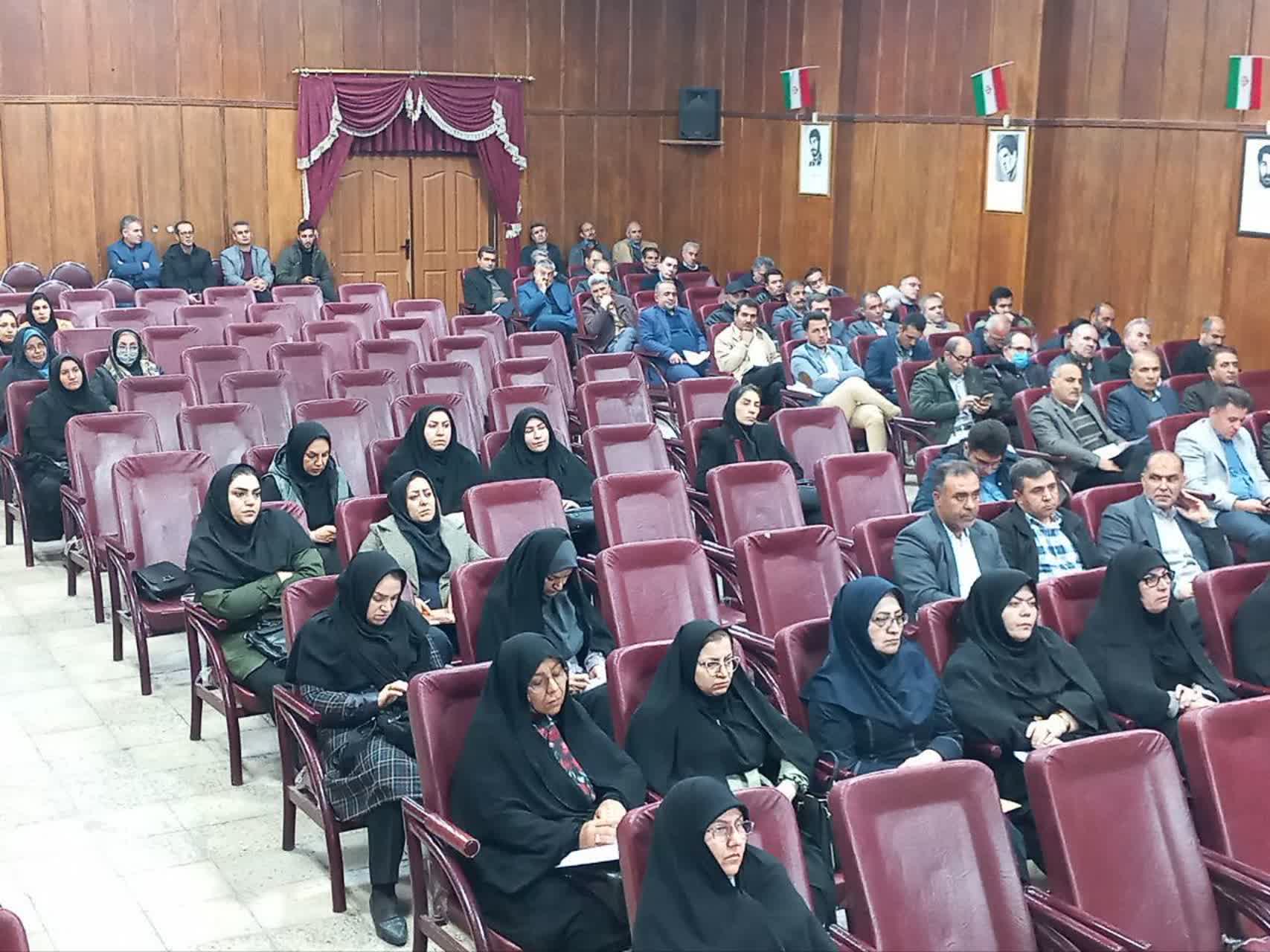 نشست صمیمی فرماندار و رئیس شورای آموزش و پرورش سلماس با مدیران شهرستان