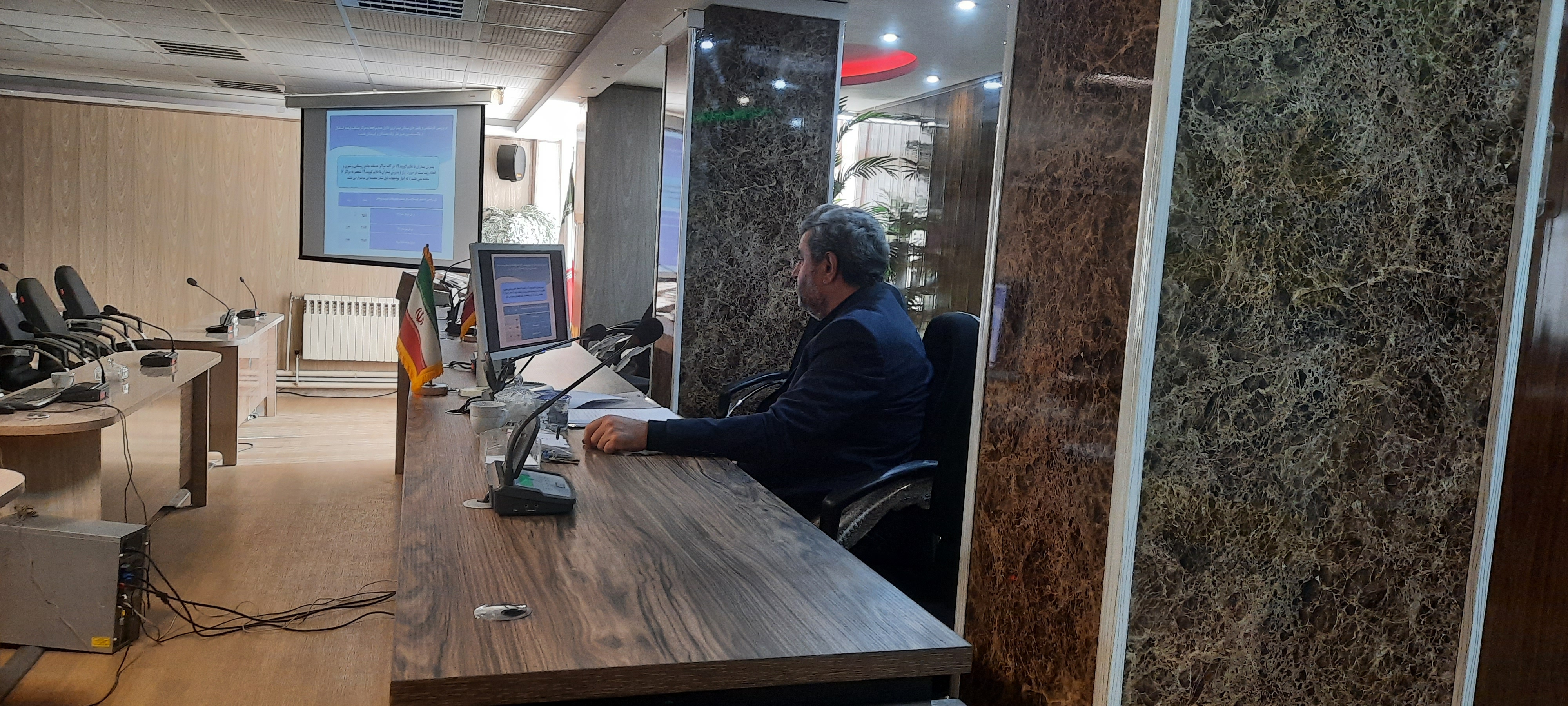 جلسه ستاد استانی مدیریت بیماری کرونا بصورت وبینار در فرمانداری سلماس