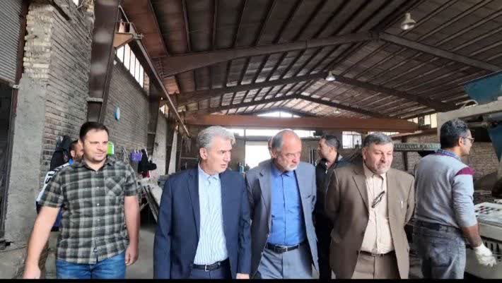 بازدید فرماندار و نماینده از کارخانه تولید محصولات بتنی