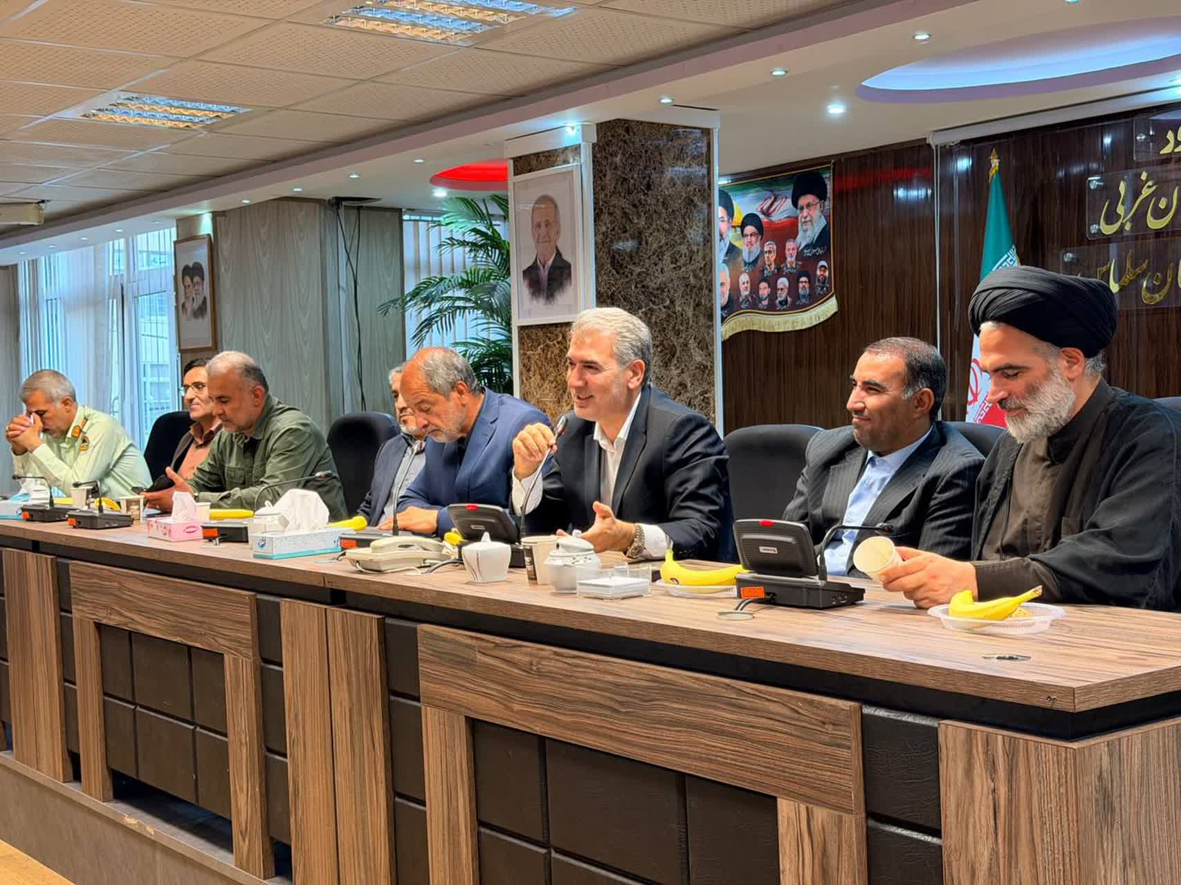 دیدار صمیمی مسئولان شهرستان سلماس با اصناف و کسبه برگزار شد