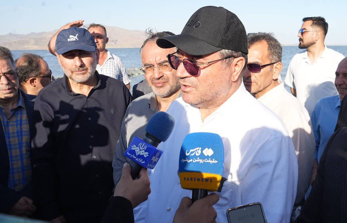 با حضور استاندار آذربایجانغربی انجام شد؛ برگزاری جشنواره حال خوب دریاچه ارومیه
